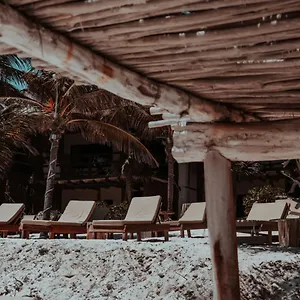https://niken-beachfront-tulum-hotel.tulum-hotels.net