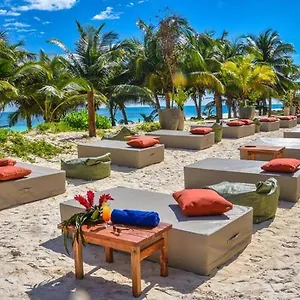 Mia Beachfront - Ocean View And Club **** Тулум